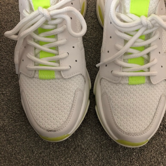 Chunky Steven by Steven Madden Sneaker - Picture 9 of 9